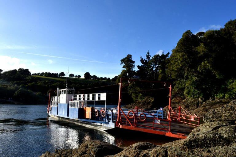 Bodinnick Ferry - Cornwall Holiday Guide
