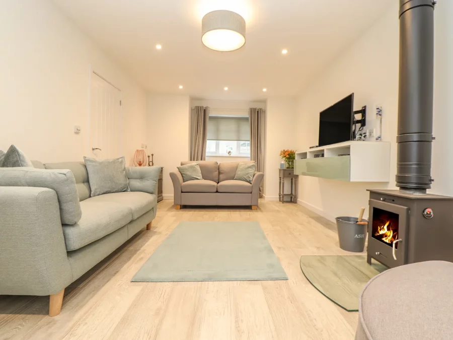 Kober House 2 - Pet Friendly, Self Catering Mullion - Cornwall Holiday Guide