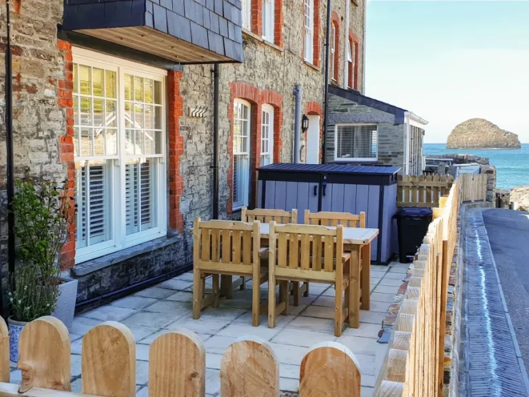 Salty Sea Dog - Pet Friendly, Self Catering, Tintagel - Cornwall Holiday Guide
